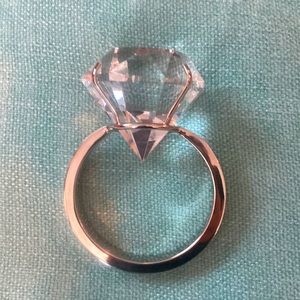 Extra large diamond ring paperwhite